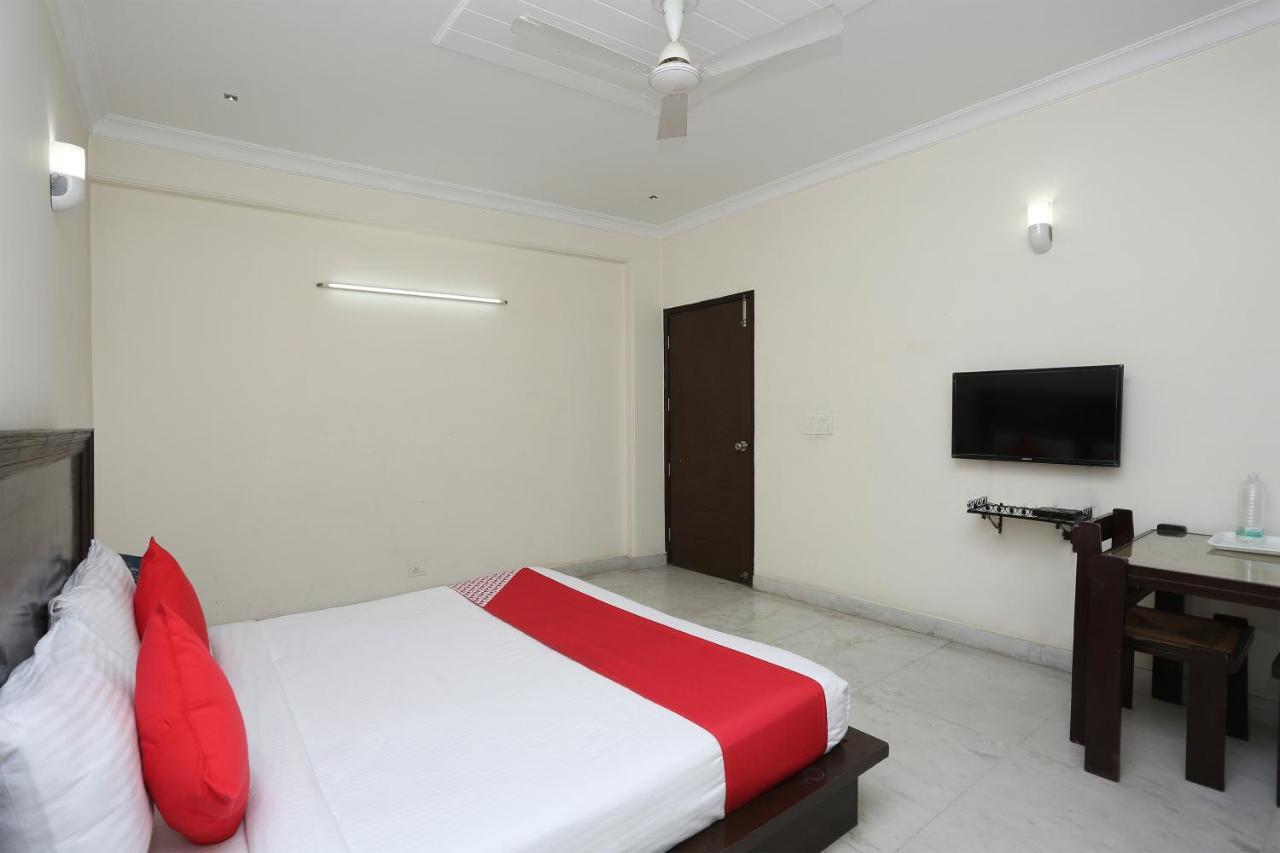 Oyo Hotel Inn Way Szionipat Kültér fotó