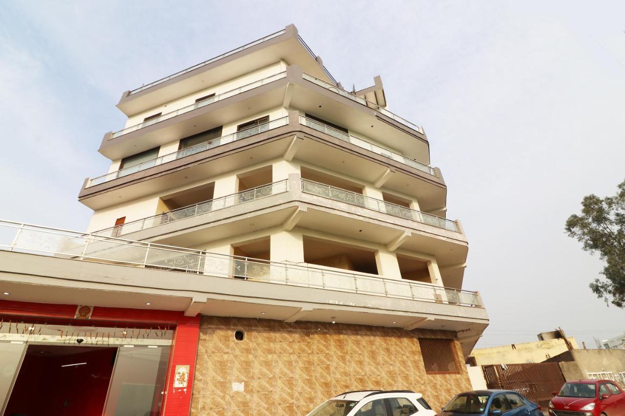 Oyo Hotel Inn Way Szionipat Kültér fotó