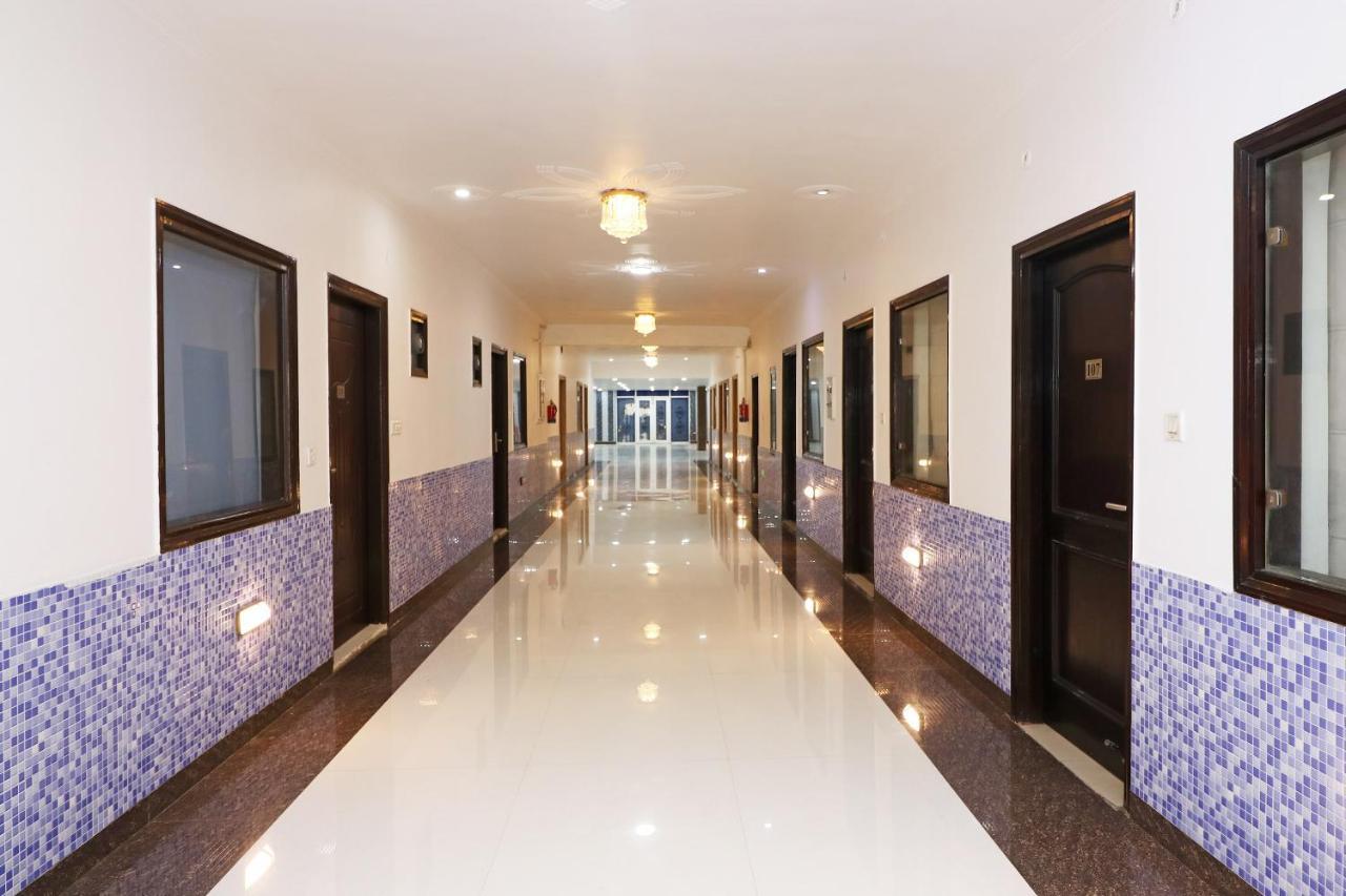 Oyo Hotel Inn Way Szionipat Kültér fotó
